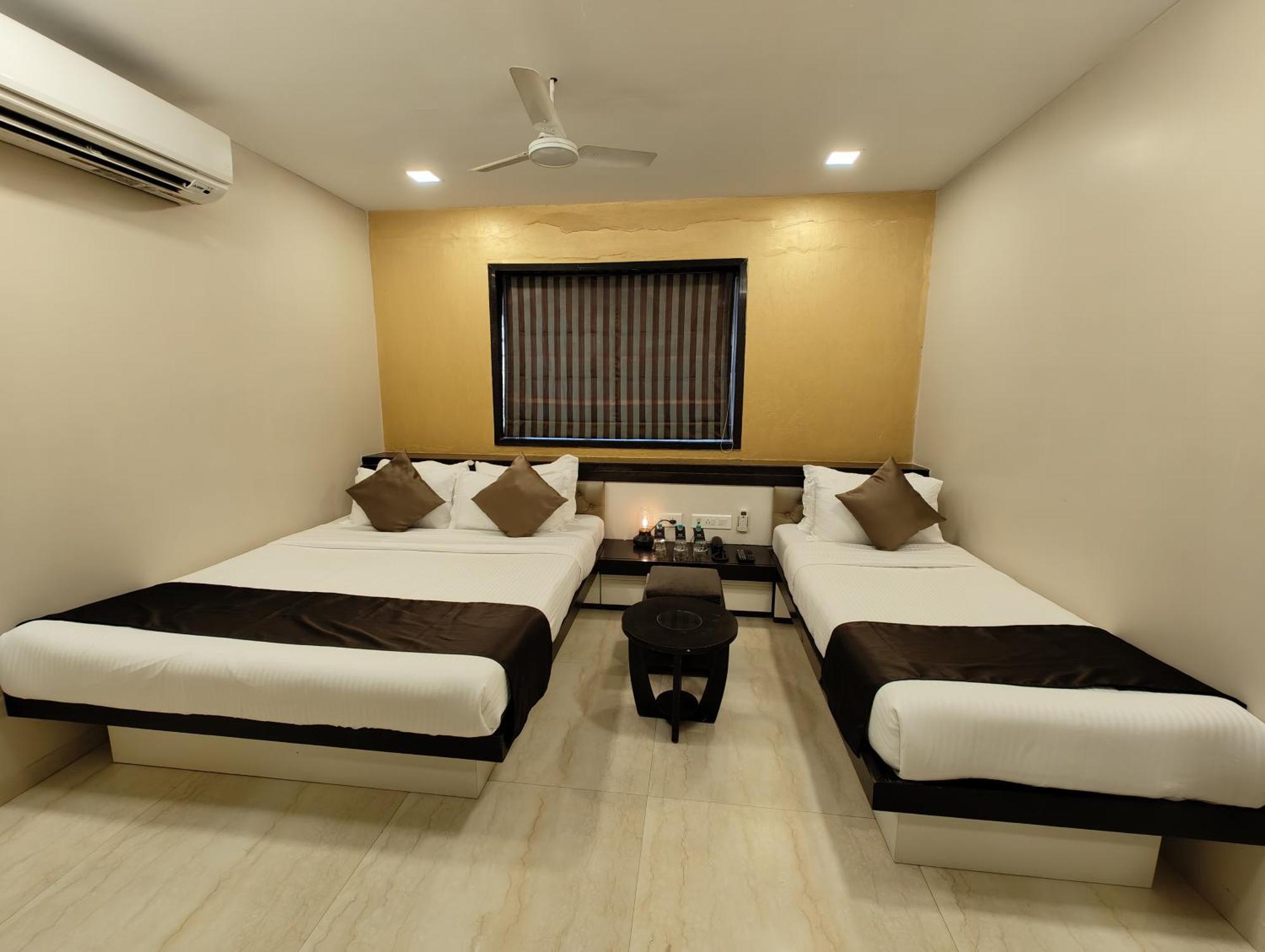 The Majlis Hotel - Colaba Мумбаи Экстерьер фото