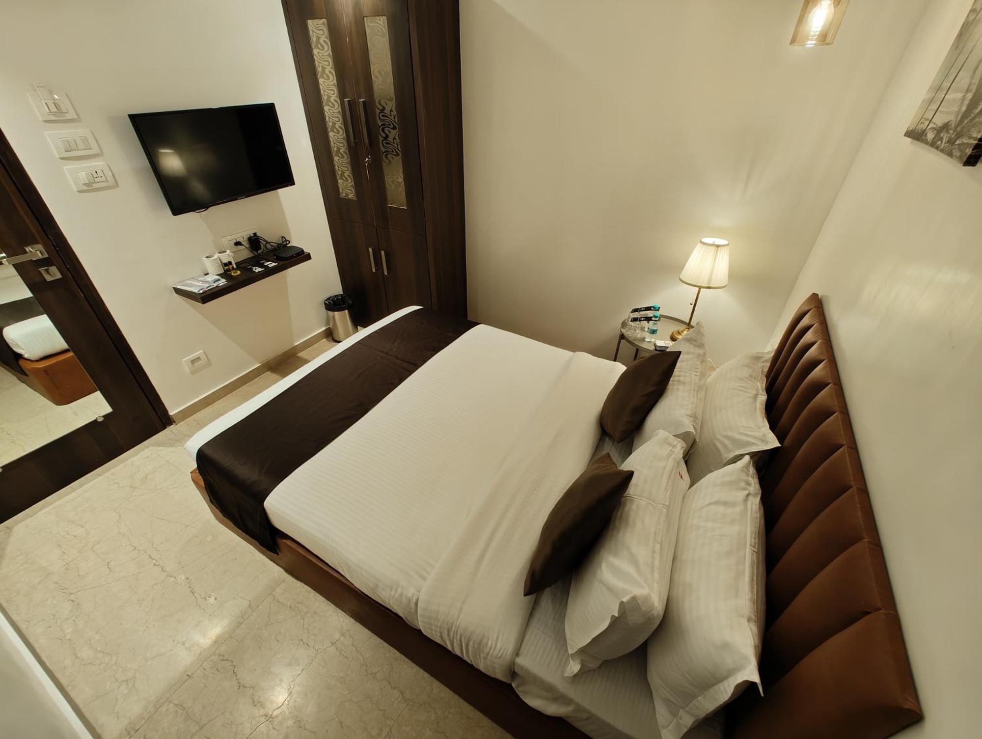 The Majlis Hotel - Colaba Мумбаи Экстерьер фото