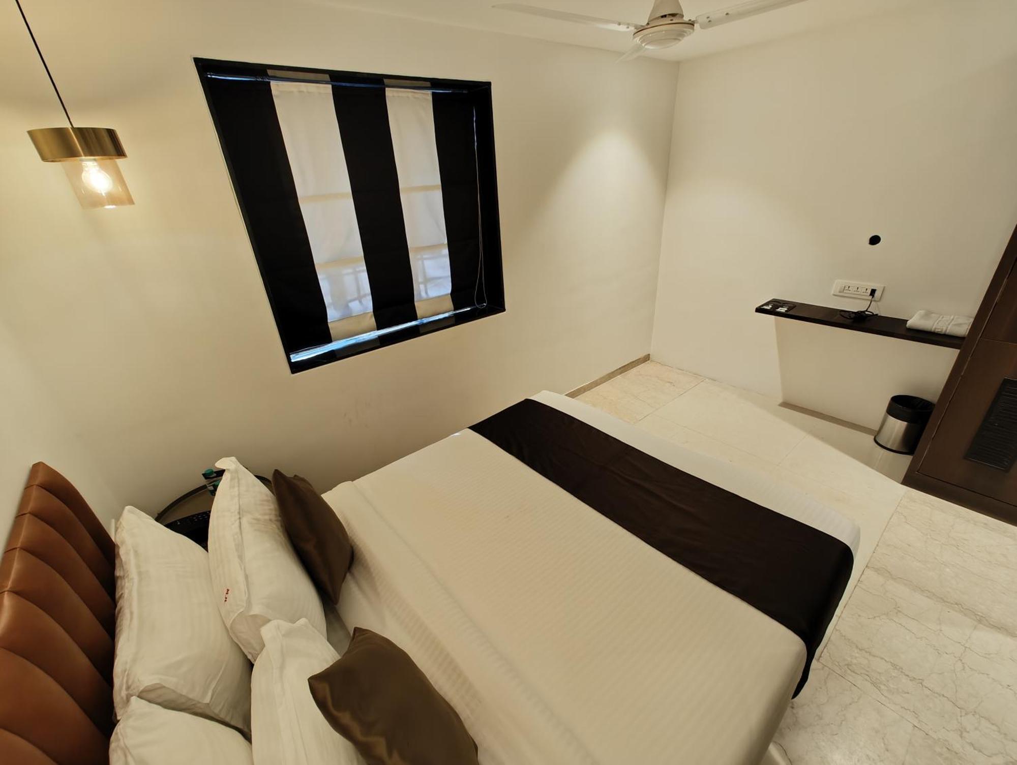 The Majlis Hotel - Colaba Мумбаи Экстерьер фото