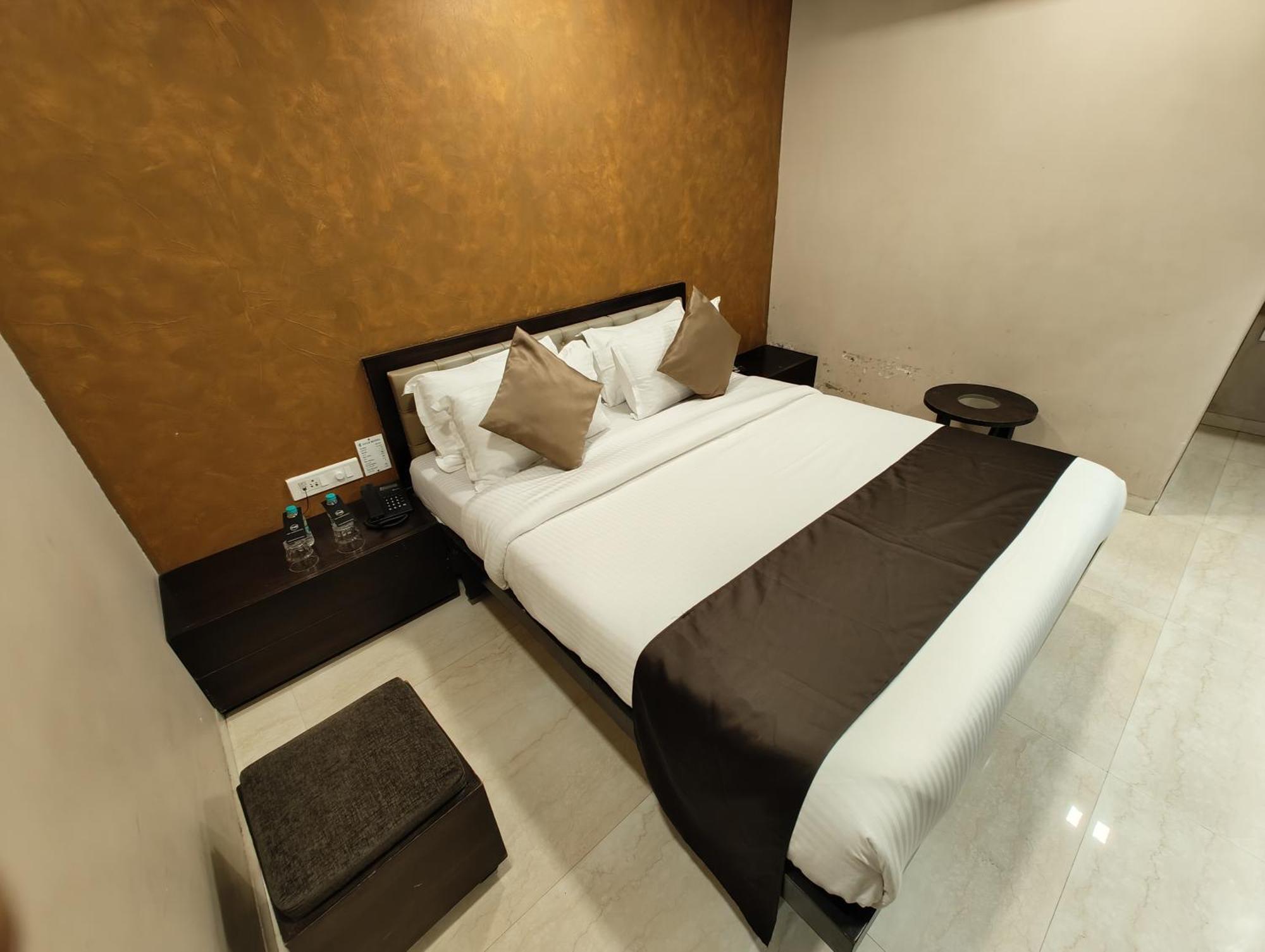 The Majlis Hotel - Colaba Мумбаи Экстерьер фото