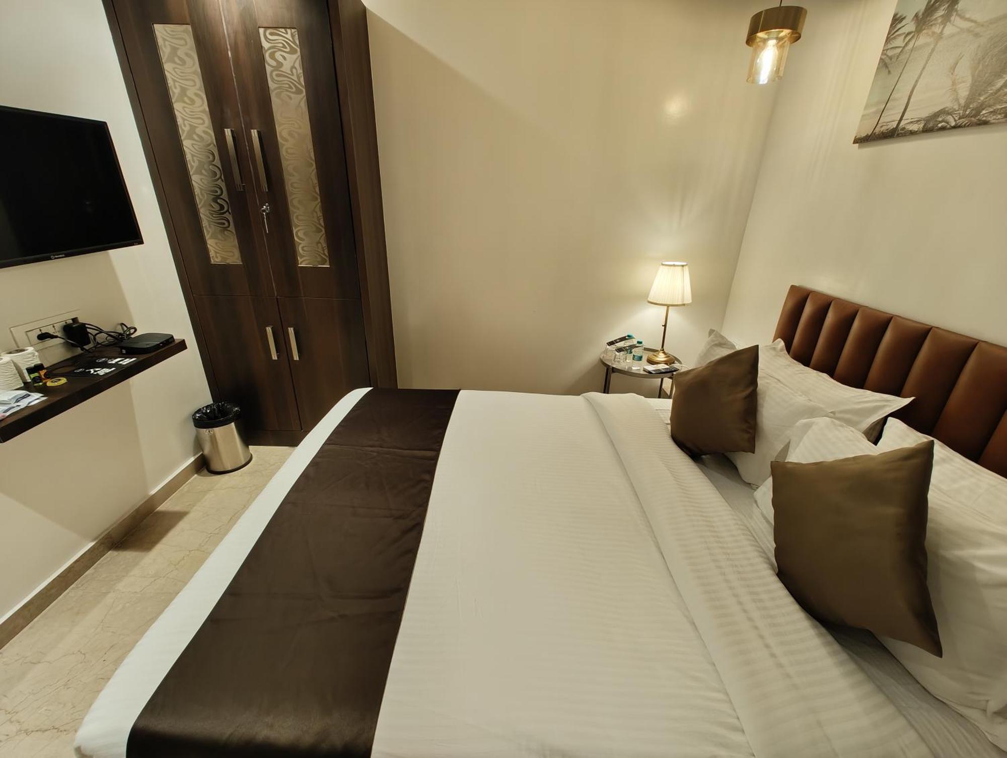 The Majlis Hotel - Colaba Мумбаи Экстерьер фото