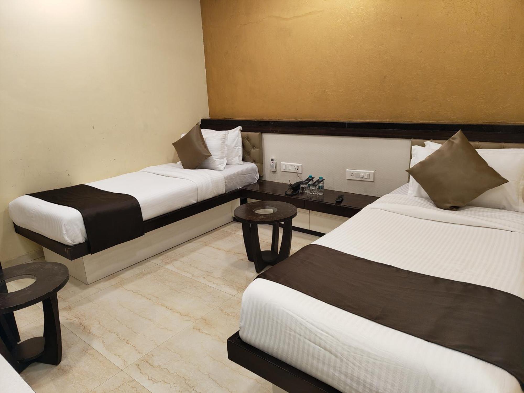 The Majlis Hotel - Colaba Мумбаи Экстерьер фото