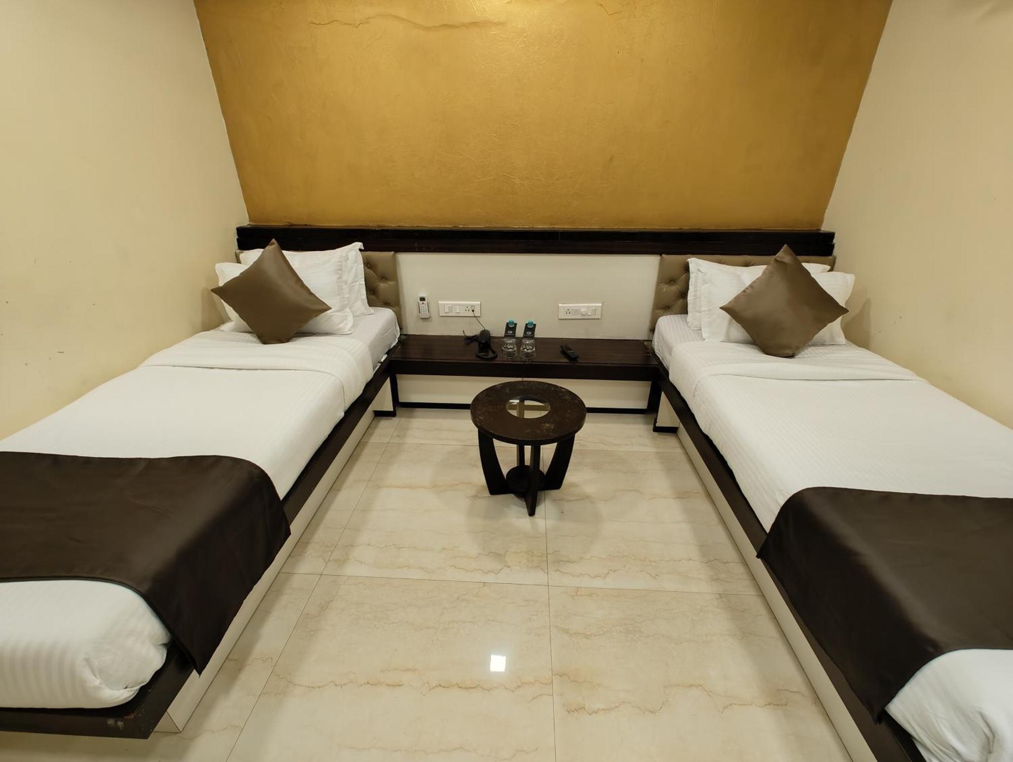 The Majlis Hotel - Colaba Мумбаи Экстерьер фото